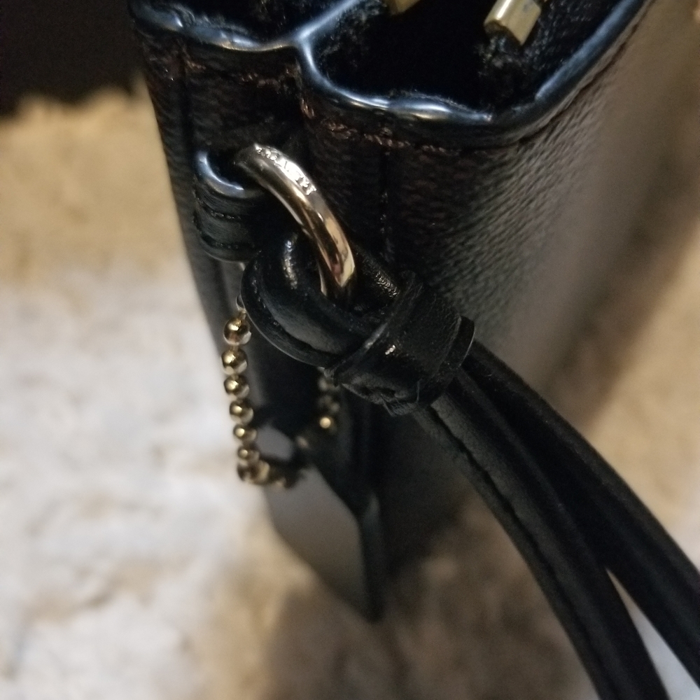 Coach Wallet - Picture 4 of 11